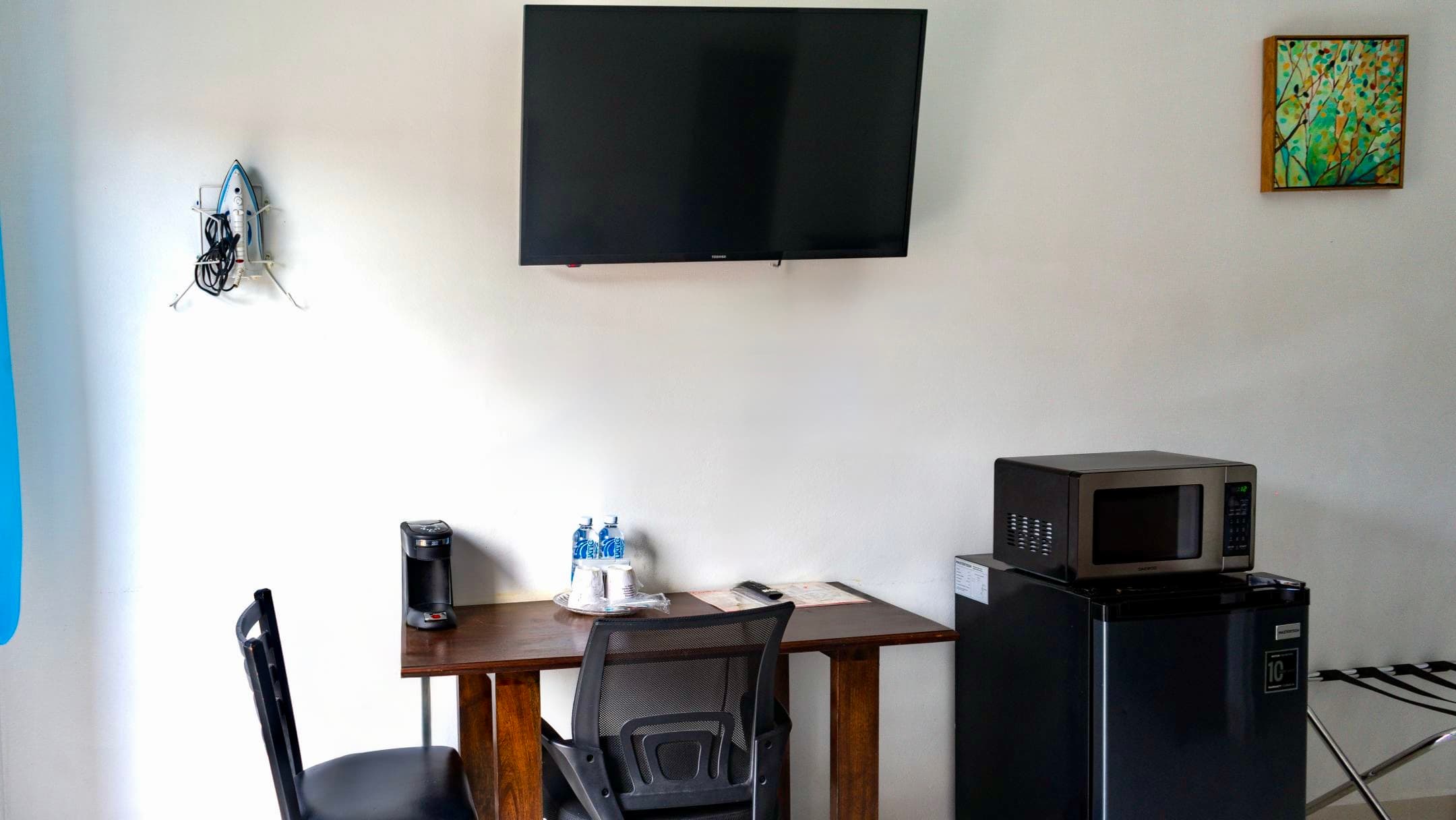 SECOND FLOOR BEDROOM AMENITES