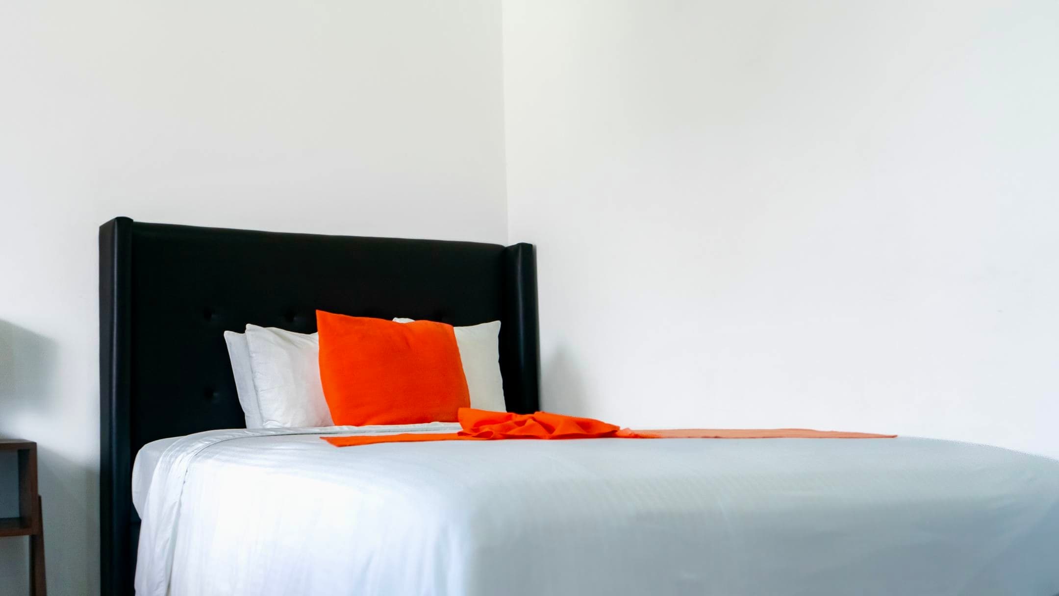 STANDARD ROOM QUEEN BED