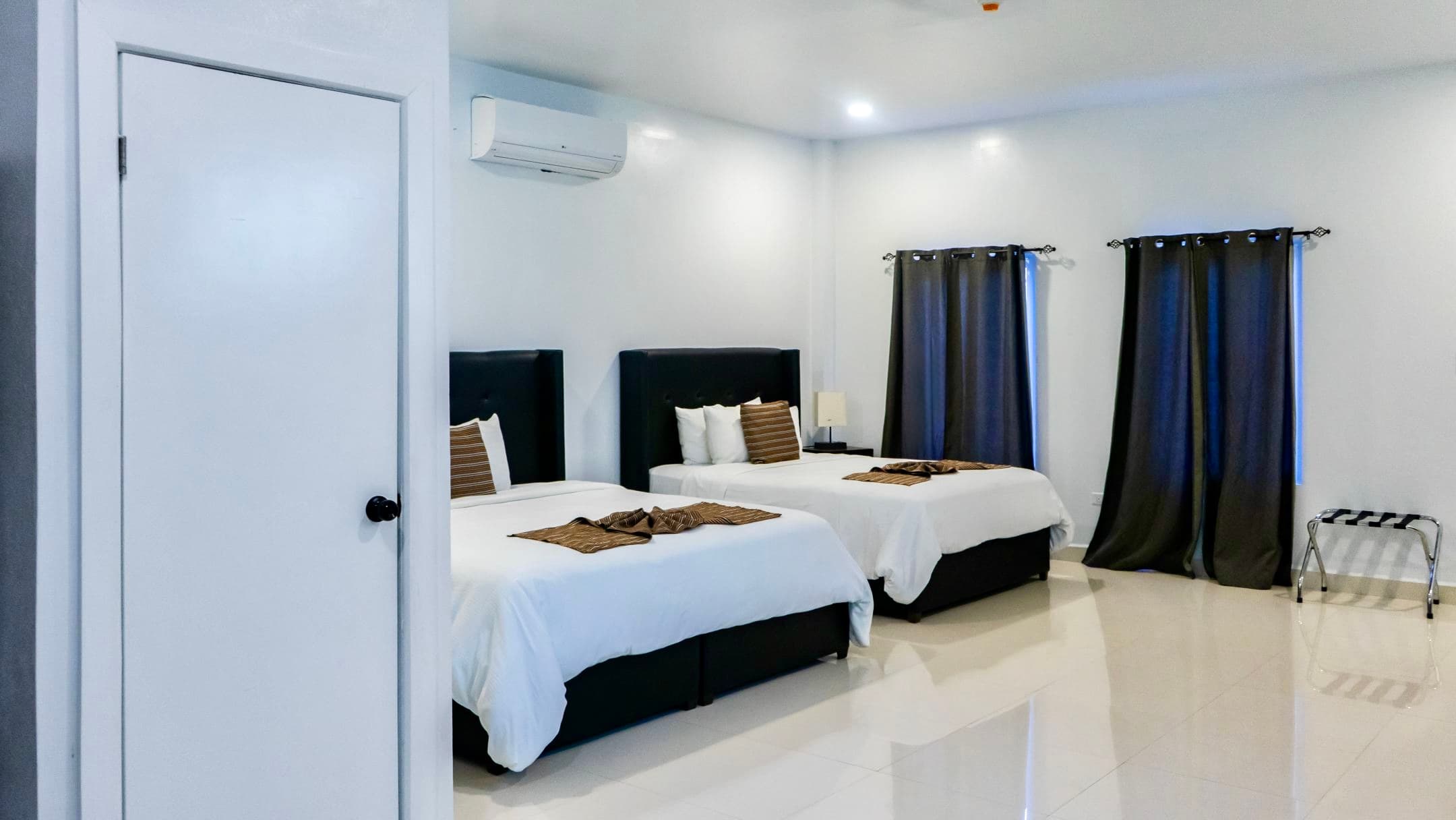 LARGE DOUBLE BEDROOM ENTRANCE VIEW