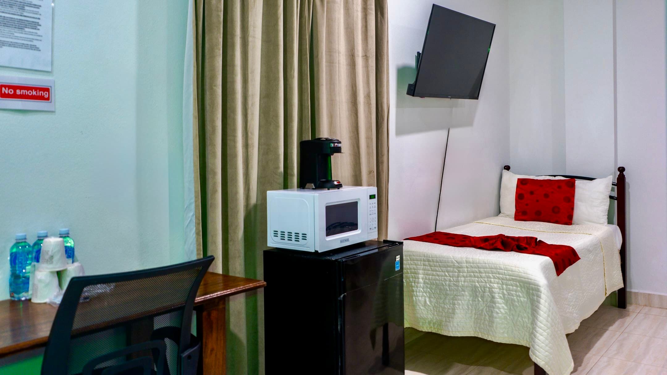FAMILY BEDROOM TWIN BED AND AMENITIES
