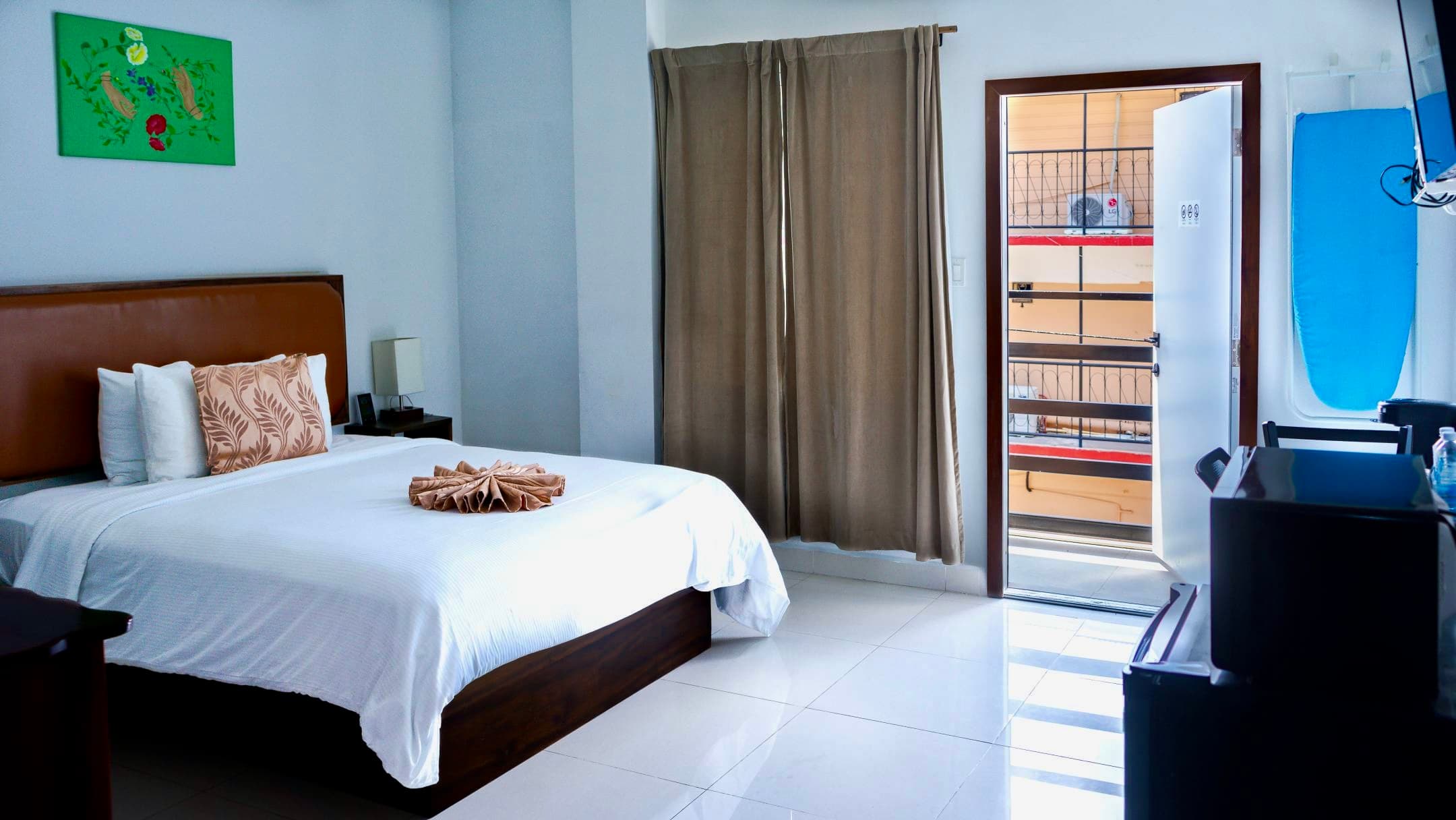SECOND FLOOR WITH BALCONY VIEW
